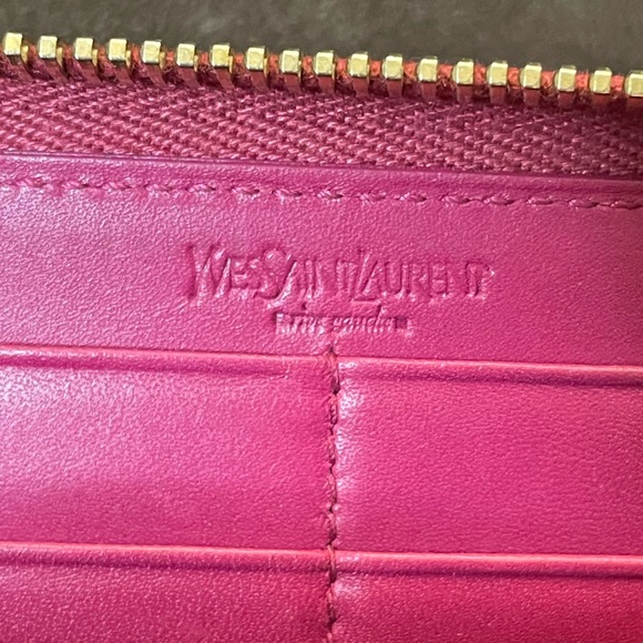 EUC!! YSL zip around wallet in raspberry patent leather - Picture 10 of 13